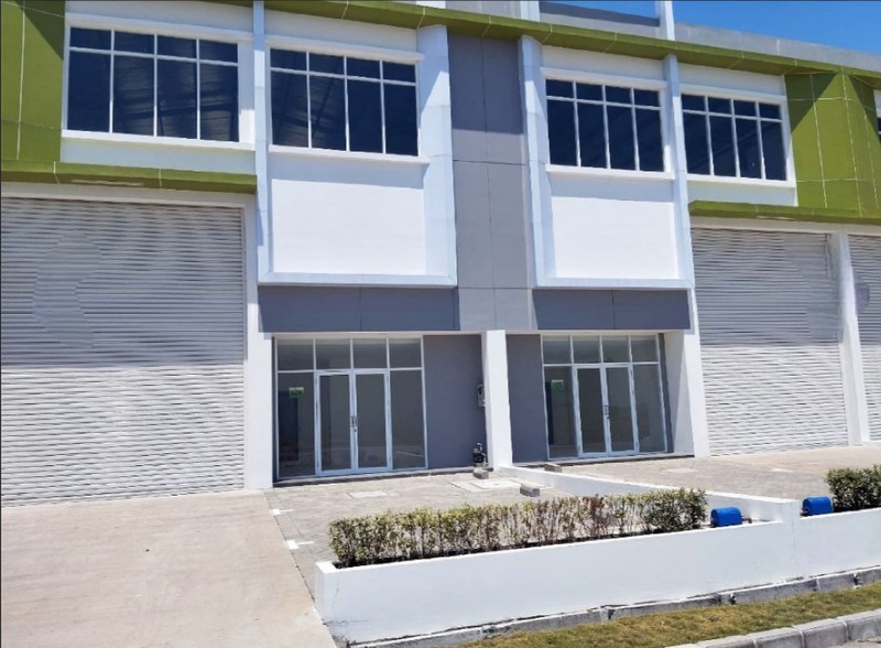 Disewakan 504 m2 Gudang AKR Gem City Jiipe Manyar Gresik Jatim - Akses Kontainer 40 Feet - Dekat Akses Tol Manyar