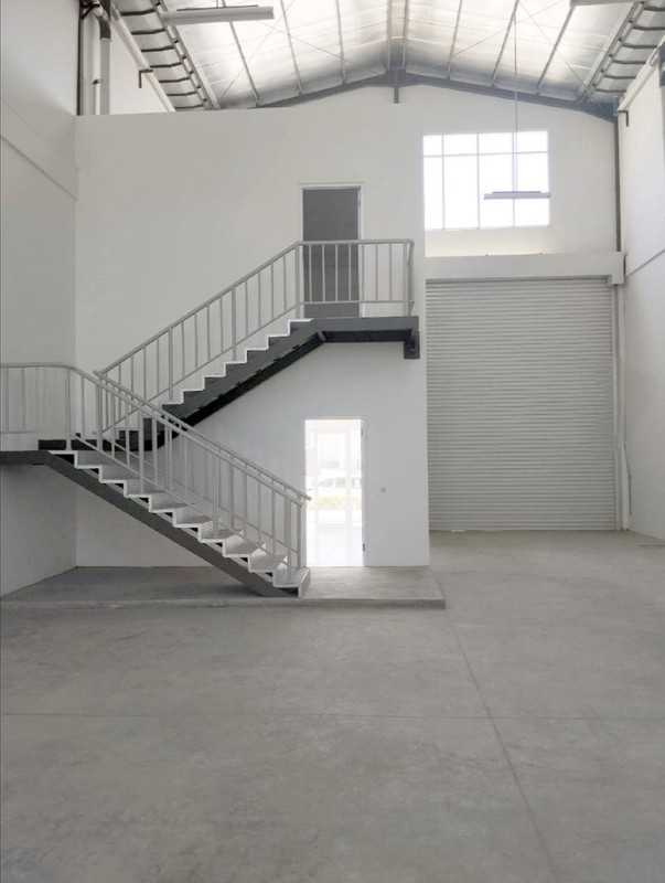 Disewakan 504 m2 Gudang AKR Gem City Jiipe Manyar Gresik Jatim - Akses Kontainer 40 Feet - Dekat Akses Tol Manyar