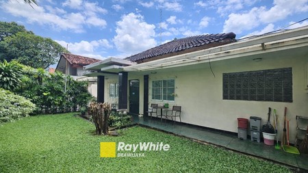 Rumah di Cipaku, Kebayoran Baru, bebas banjir, 2,4 km ke stasiun MRT Blok M