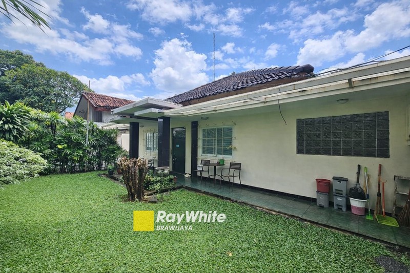 Rumah di Cipaku, Kebayoran Baru, bebas banjir, 2,7 km ke SCBD