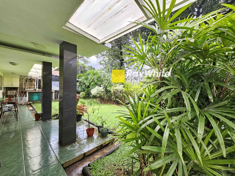 Rumah di Cipaku, Kebayoran Baru, bebas banjir, 2,7 km ke SCBD