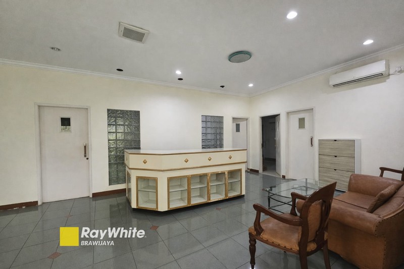 Rumah di Cipaku, Kebayoran Baru, bebas banjir, 2,7 km ke SCBD