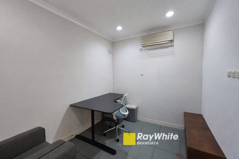 Rumah di Cipaku, Kebayoran Baru, bebas banjir, 2,7 km ke SCBD