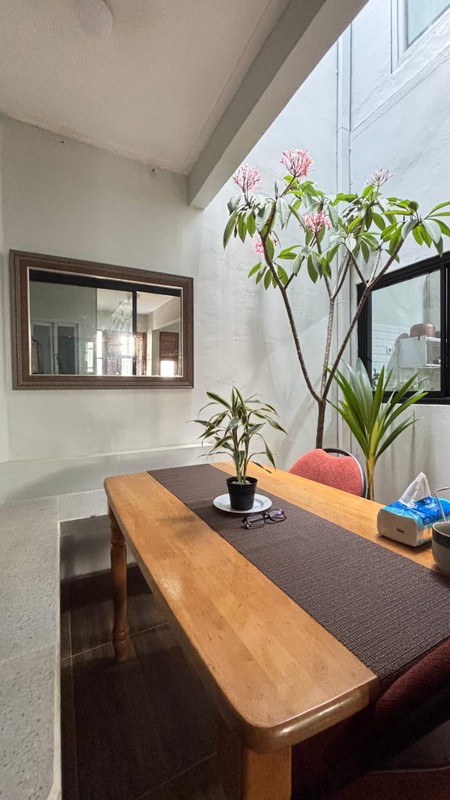 Rumah 2 Lantai Siap Huni dengan Hunian Nyaman @Bintaro