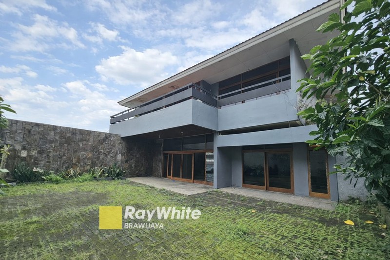 Rumah di Darmawangsa X , Kebayoran Baru, Akses 3 mobil, 5 menit ke MRT Blok A