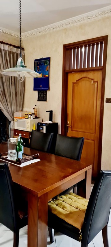 Rumah Bagus Lingkungan Oke Area Dalam Komplek Puri Flamboyan Rempoa.