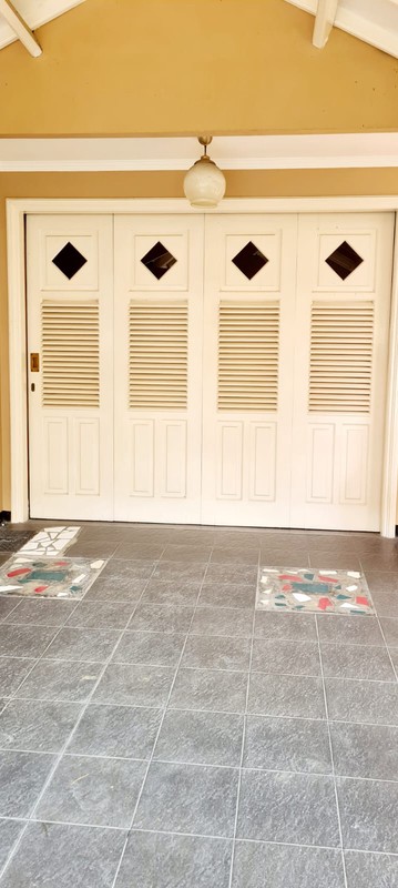 Rumah Bagus Lingkungan Oke Area Dalam Komplek Puri Flamboyan Rempoa.