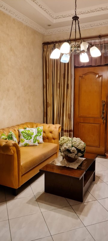 Rumah Bagus Lingkungan Oke Area Dalam Komplek Puri Flamboyan Rempoa.