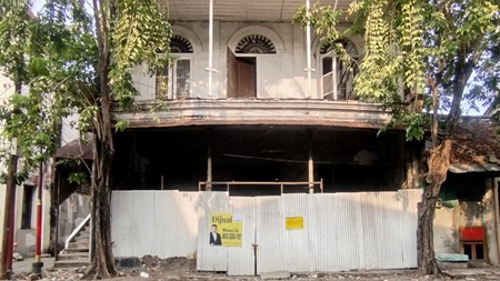 JUAL RUMAH HITUNG TANAH , LOKASI PRIME DI JALAN KARET SURABAYA