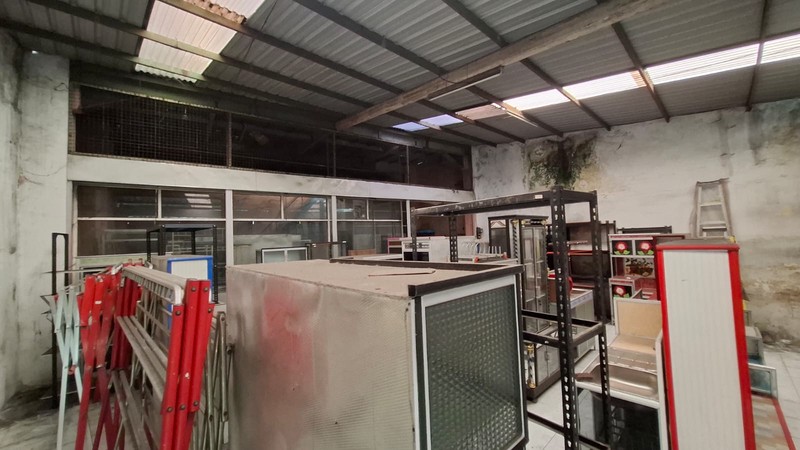 Disewakan Ruko 2 Lantai Lokasi Strategis di Jalan Wates - Kasihan Bantul 