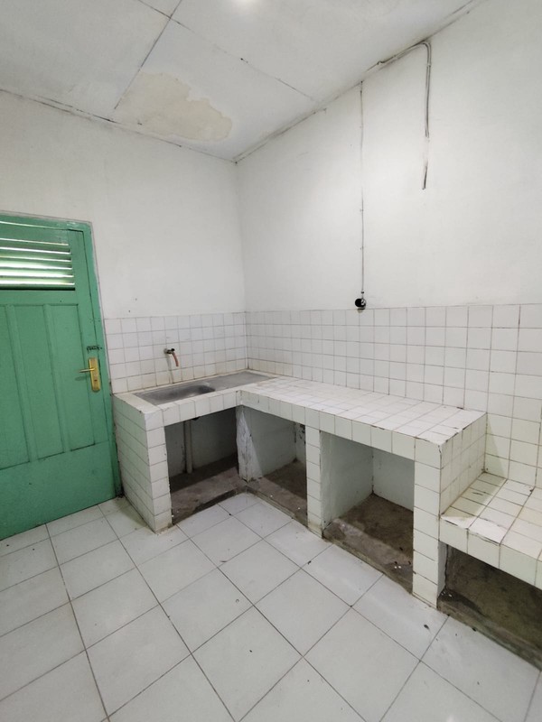 Disewakan Rumah Strategis & Luas di Dalam Perum Dekat Kampus STPN & Jl. Godean KM 5, Banyuraden Gamping, Sleman