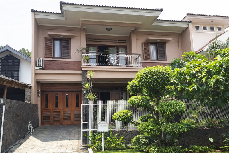 Rumah 2 Lantai Luas di Bintaro Sektor 2 - Lokasi Super Strategis