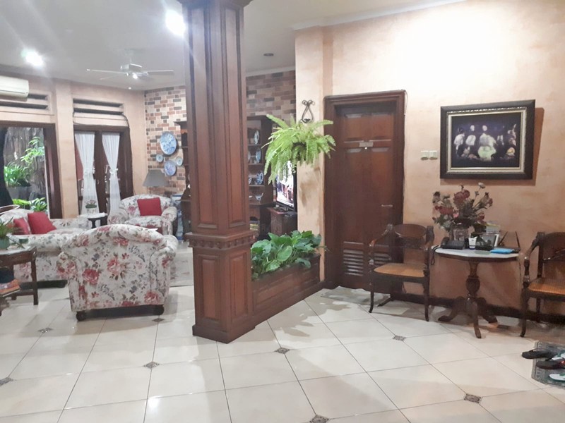 Rumah 2 Lantai Luas di Bintaro Sektor 2 - Lokasi Super Strategis