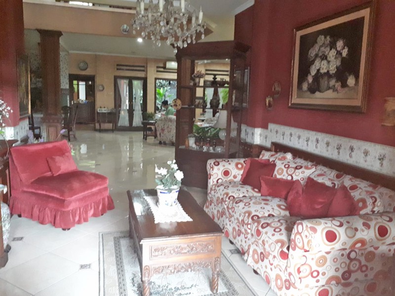 Rumah 2 Lantai Luas di Bintaro Sektor 2 - Lokasi Super Strategis