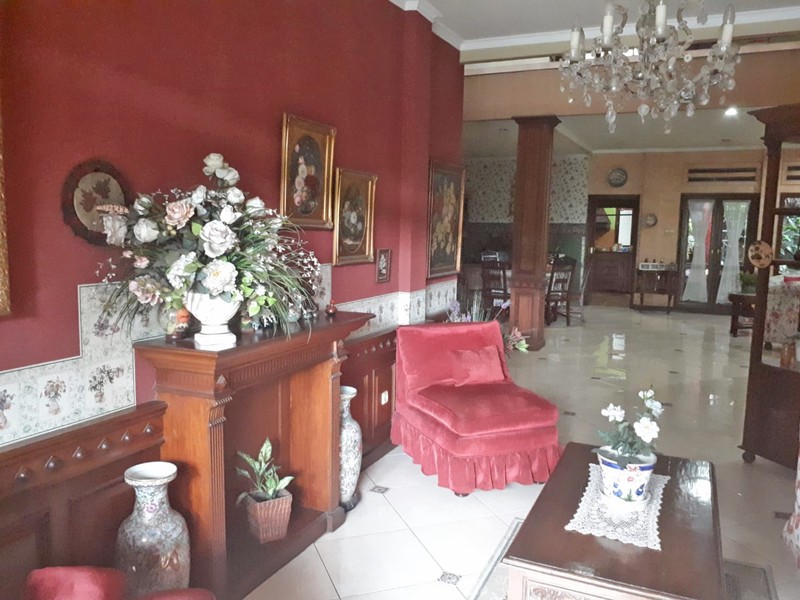 Rumah 2 Lantai Luas di Bintaro Sektor 2 - Lokasi Super Strategis