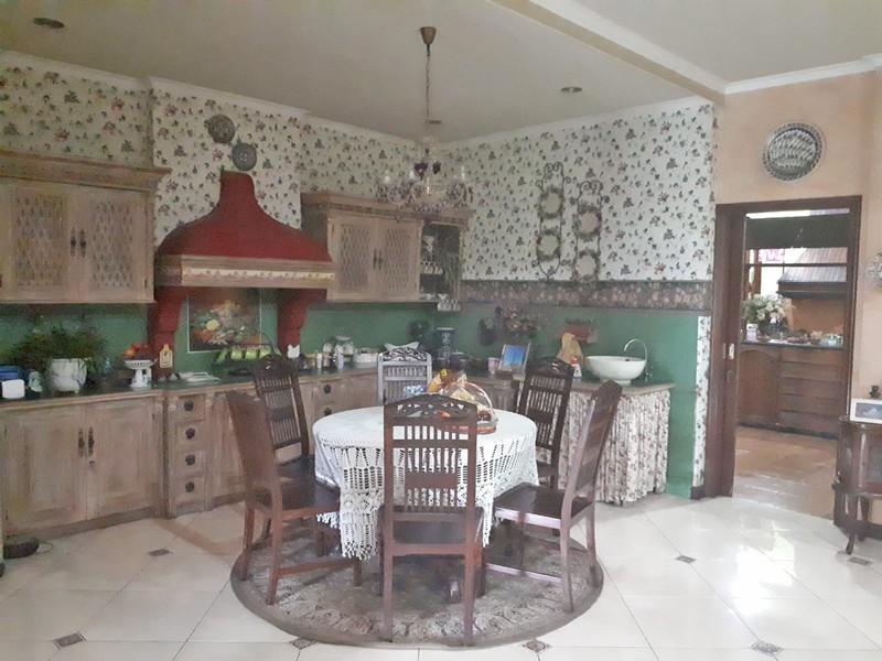 Rumah 2 Lantai Luas di Bintaro Sektor 2 - Lokasi Super Strategis