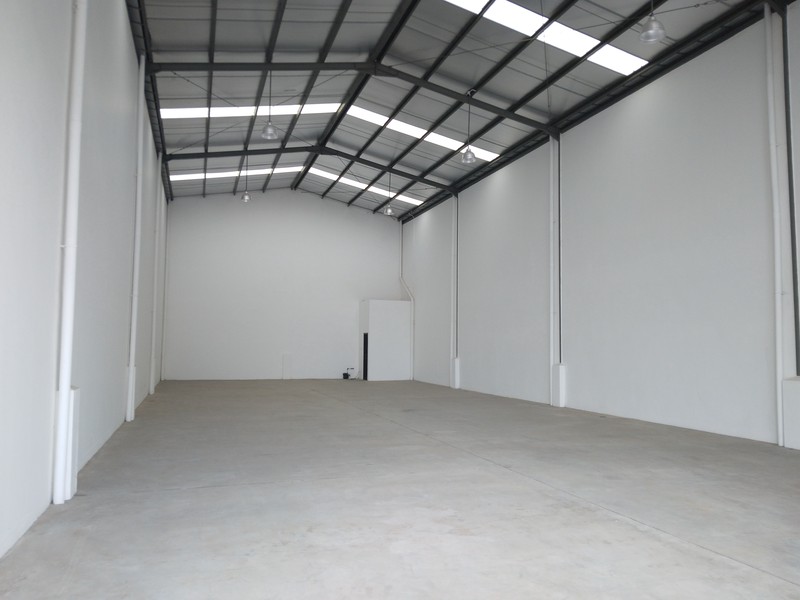 KAWASAN PERGUDANGAN EKSKLUSIF HANYA 200 M KE PINTU TOLL NARAGONG BISA MASUK KONTENER HARGA MULAI 1,7 MILYARAN