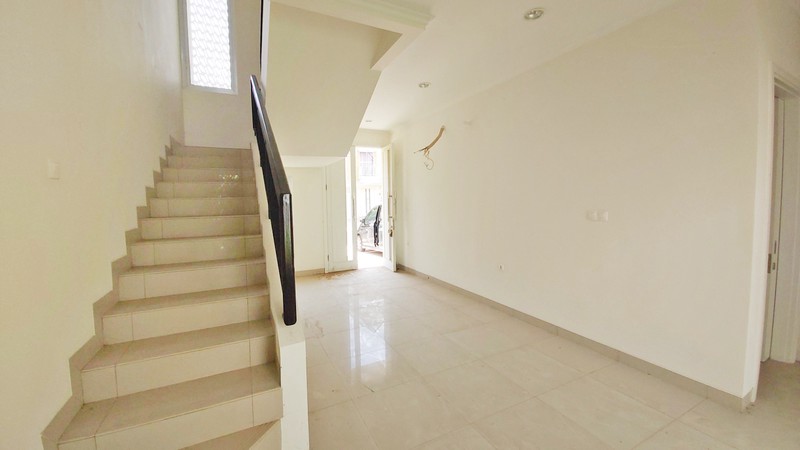 Rumah Modern dengan Fasade Cantik & Lingkungan Asri di Summarecon Bandung