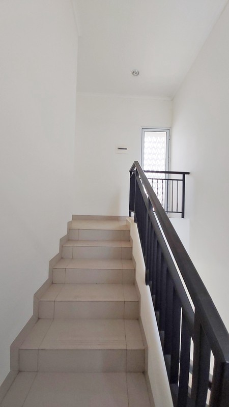 Rumah Modern dengan Fasade Cantik & Lingkungan Asri di Summarecon Bandung