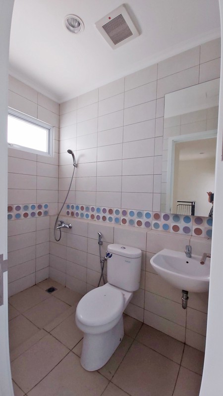 Rumah Modern dengan Fasade Cantik & Lingkungan Asri di Summarecon Bandung