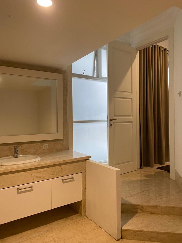 Disewakan Rumah Mewah Di Prapanca Jakarta Selatan