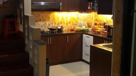 Dijual Rumah Semi Furnish di Rungkut Mapan Surabaya