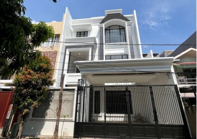 Rumah Sunter 3 Lantai ada Lift
