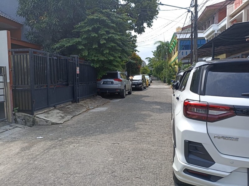 Rumah Sunter 1.5 Lantai