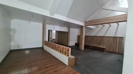 Rumah Komersil Dijual/Disewa Lokasi Strategis di Tebet Jaksel