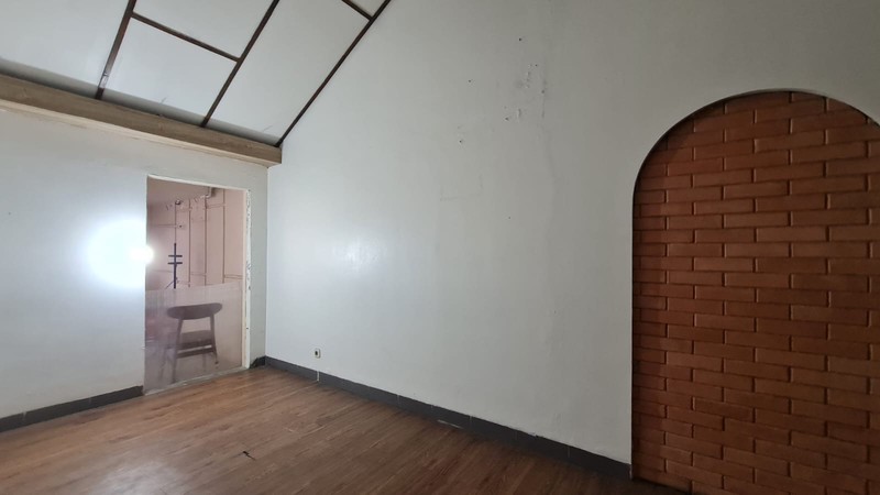 Rumah Komersil Dijual/Disewa Lokasi Strategis di Tebet Jaksel