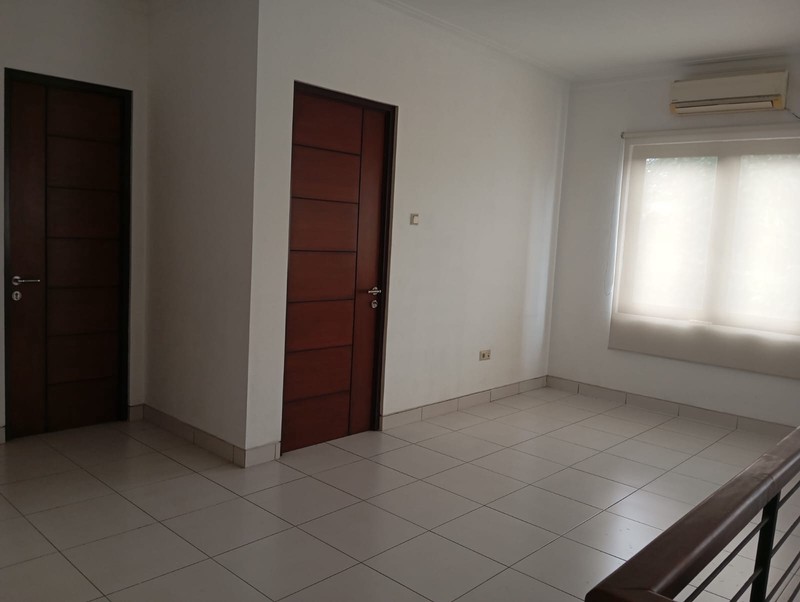 Rumah Luas Dua Lantai di Cluster Exclusive Premium Kota Wisata 