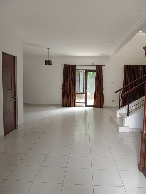 Rumah Luas Dua Lantai di Cluster Exclusive Premium Kota Wisata 