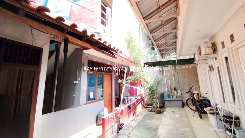 Dijual Rumah Hitung Tanah di Jl. KH. Mahmud IV, Pancoran