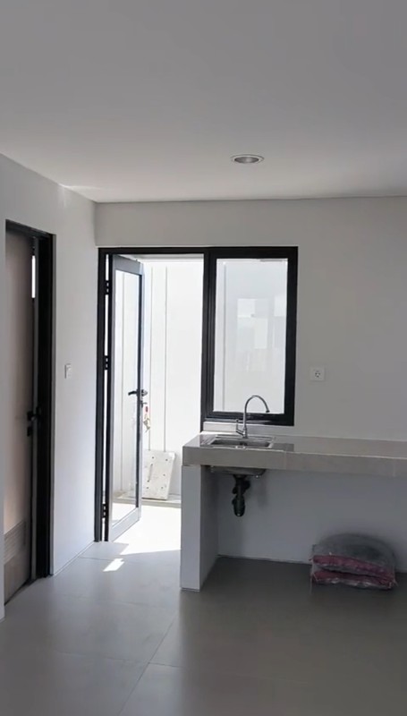 Termurah. Rumah Modern Park Serpong cluster XYZ Trail, dekat Gading Serpong.. 