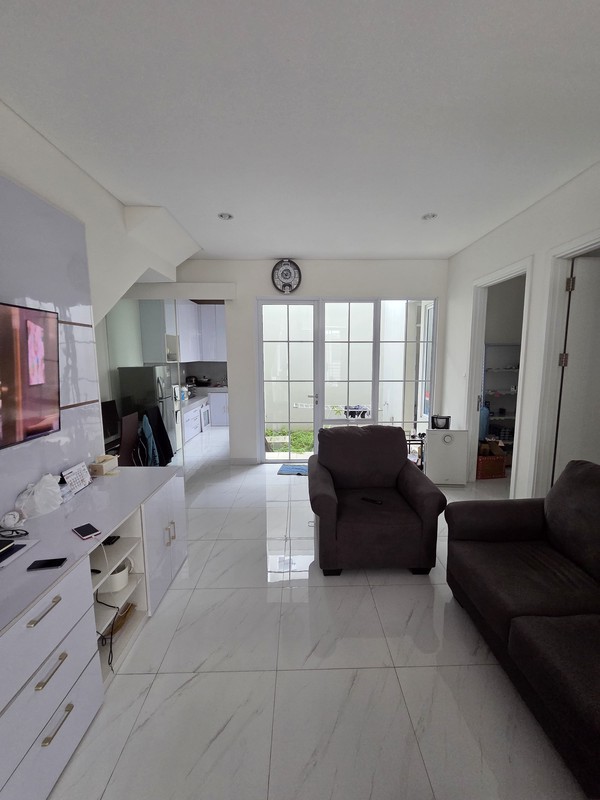 Flash Sale. Rumah bagus Lavon cluster Grandura, Kab Tangerang