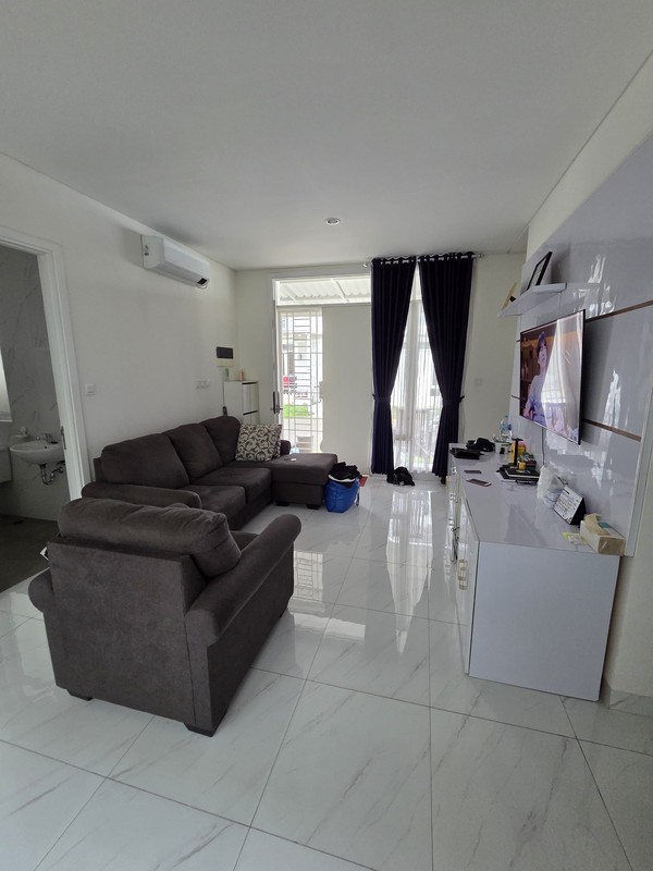 Flash Sale. Rumah bagus Lavon cluster Grandura, Kab Tangerang