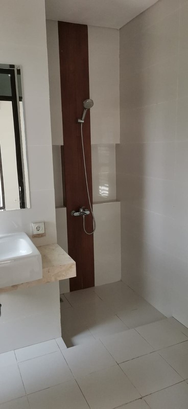 Flash Sale. Rumah modern Eminent Prestigia, BSD