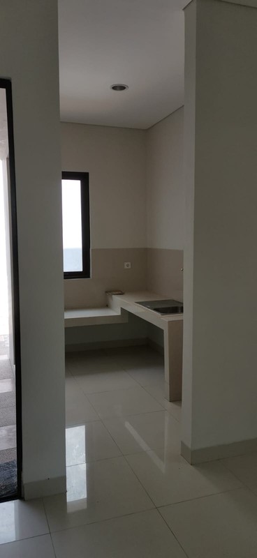 Flash Sale. Rumah modern Eminent Prestigia, BSD