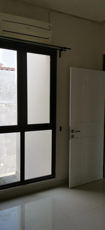 Flash Sale. Rumah modern Eminent Prestigia, BSD