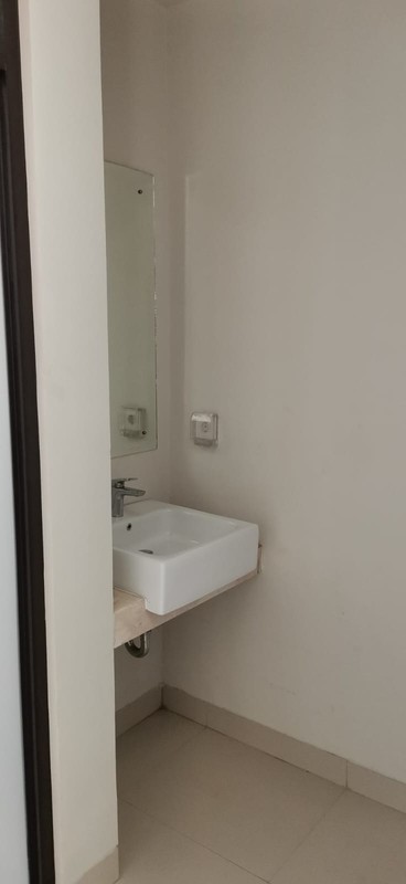 Flash Sale. Rumah modern Eminent Prestigia, BSD