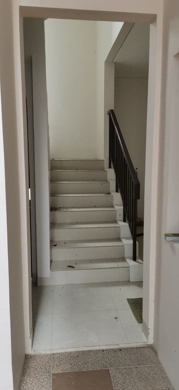 Flash Sale. Rumah modern Eminent Prestigia, BSD