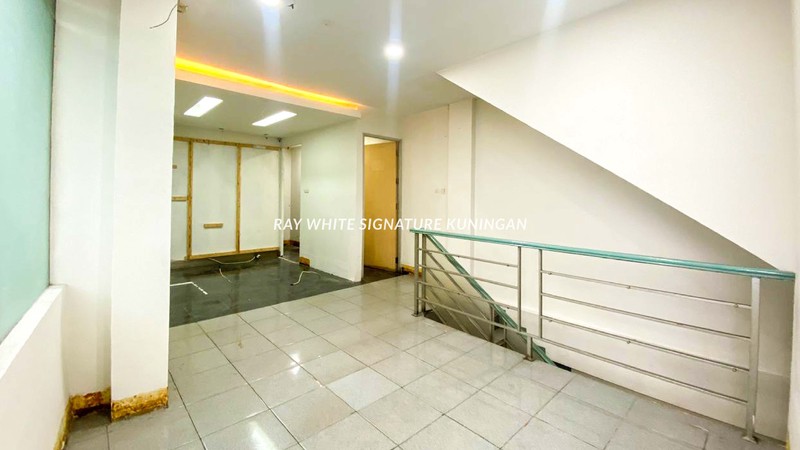 Dijual Ruko 3,5 Lantai Posisi Hook di Jakarta Selatan