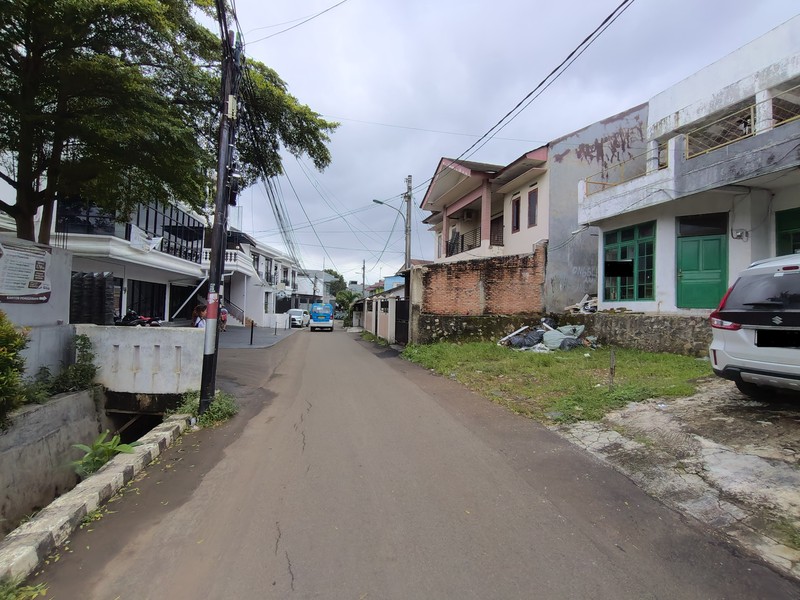 Dijual Rumah Hitung Tanah Lokasi Strategis di Kramat Jati Jakarta Timur