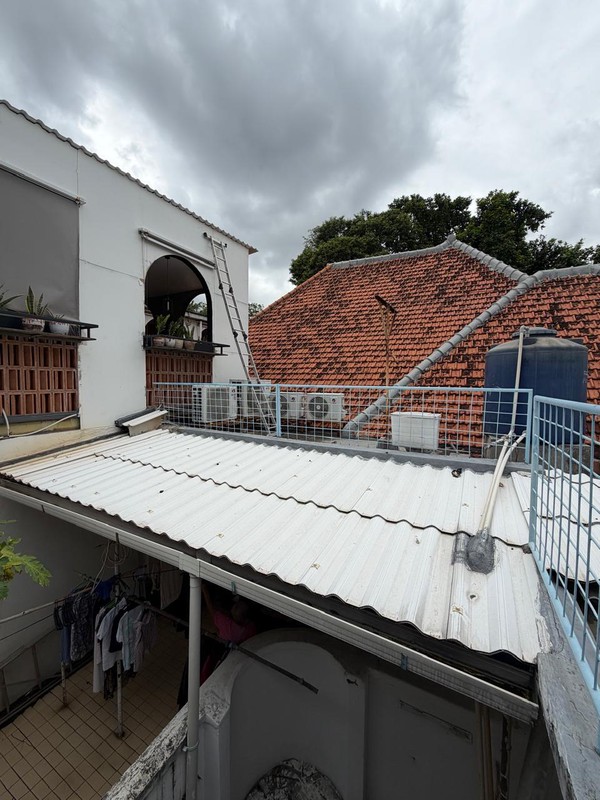 Disewakan Rumah Bergaya Klasik di Area Komersial Kebayoran Baru Jakarta Selatan 