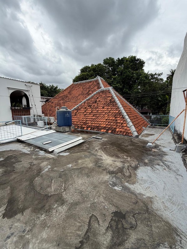 Disewakan Rumah Bergaya Klasik di Area Komersial Kebayoran Baru Jakarta Selatan 