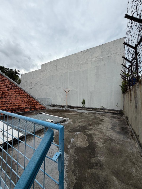 Disewakan Rumah Bergaya Klasik di Area Komersial Kebayoran Baru Jakarta Selatan 