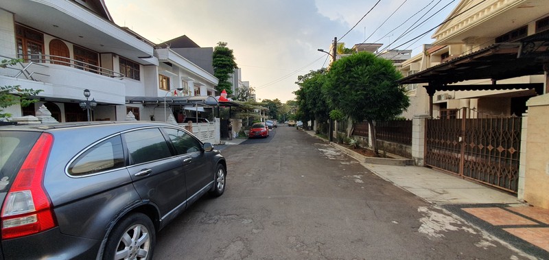 Rumah tua Janur Kuning Residences, Kelapa Gading