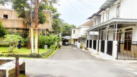 Rumah Cluster View Danau di Ciputat Dekat Stasiun Kereta Api