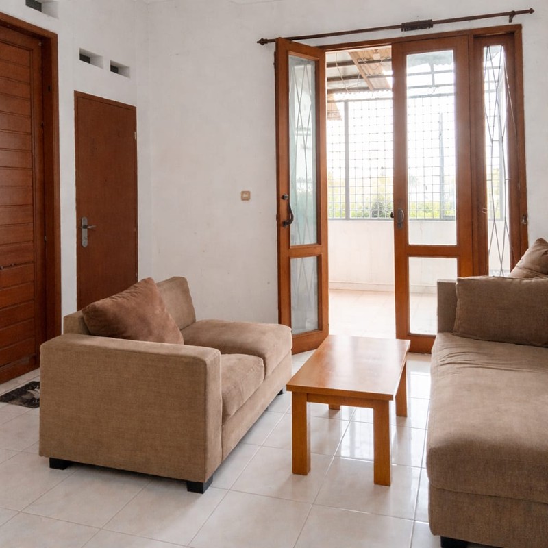 Rumah Cluster View Danau di Ciputat Dekat Stasiun Kereta Api