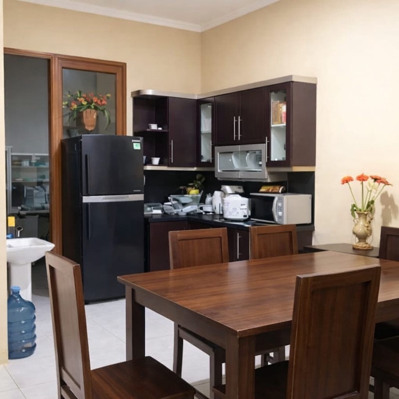 Rumah Cluster View Danau di Ciputat Dekat Stasiun Kereta Api